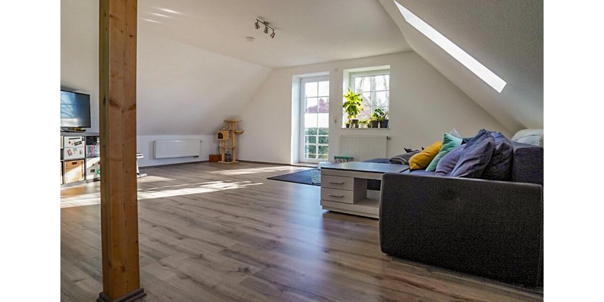 Dachgeschoßwohnung Upgant-Schott Schott - 1 Zimmer, 92 m&sup2;, 790&euro; | Angebot:24832670