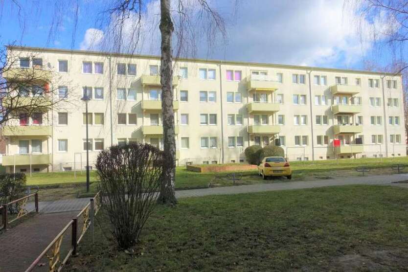 Wohnung zum Mieten in Braunsbedra 208 € 31.87 m²