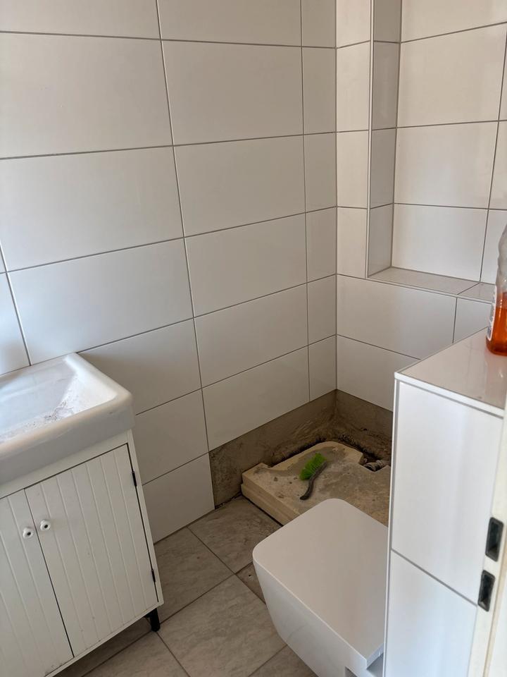 WG Wohnung 4 Zimmer an- 3- Studenten zu vermieten in Darmstadt 1-