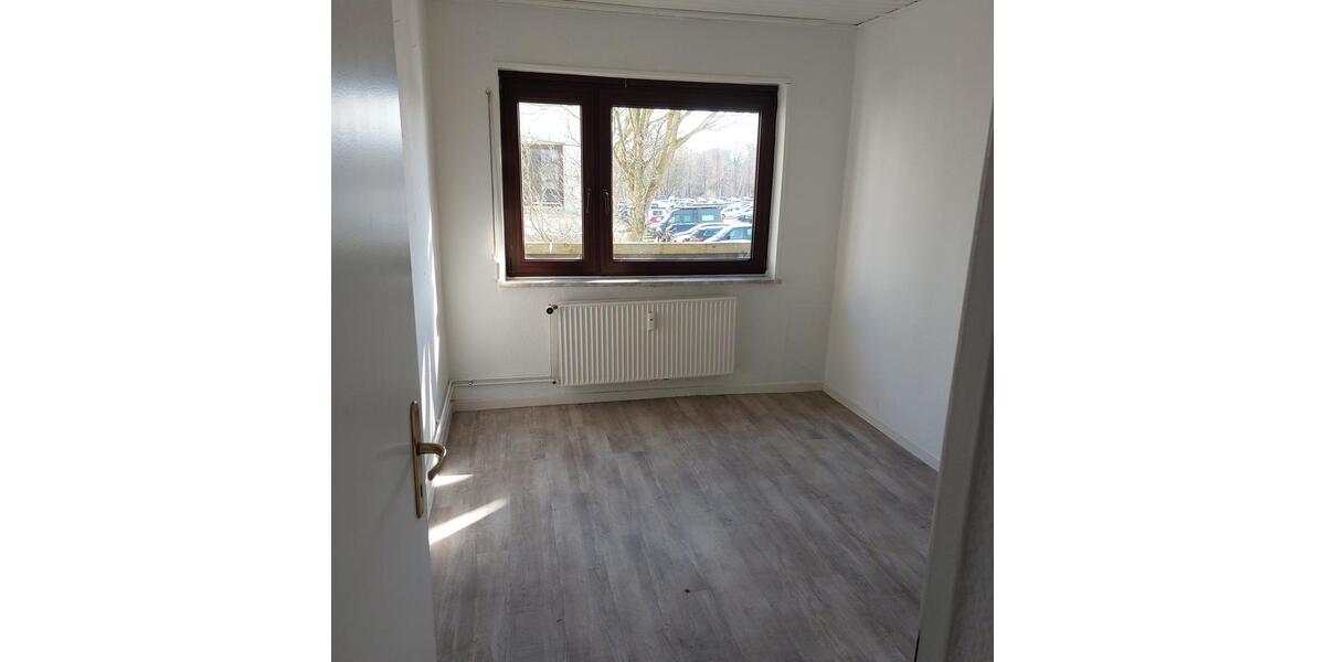 Etagenwohnung Flensburg - 5 Zimmer, 100 m&sup2;, 1.100&euro; | Angebot:25841223