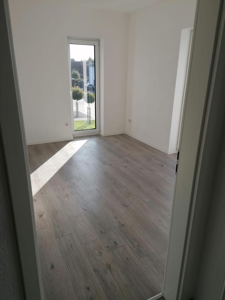 Moderne 5-Zimmer-Doppelhaushälfte mit Garten zu vermieten