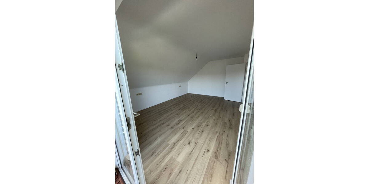 Etagenwohnung Eltville am Rhein Eltville - 2 Zimmer, 75 m&sup2;, 1.030&euro; | Angebot:26795257