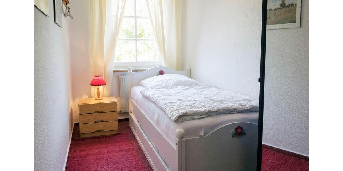 Dachgeschoßwohnung Timmendorfer Strand - 2.5 Zimmer, 40 m&sup2;, 1.200&euro; | Angebot:24703727