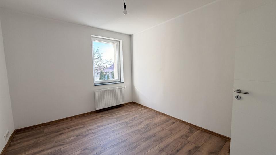 Etagenwohnung Leuna - 4 Zimmer, 80 m&sup2;, 800&euro; | Angebot:26367181