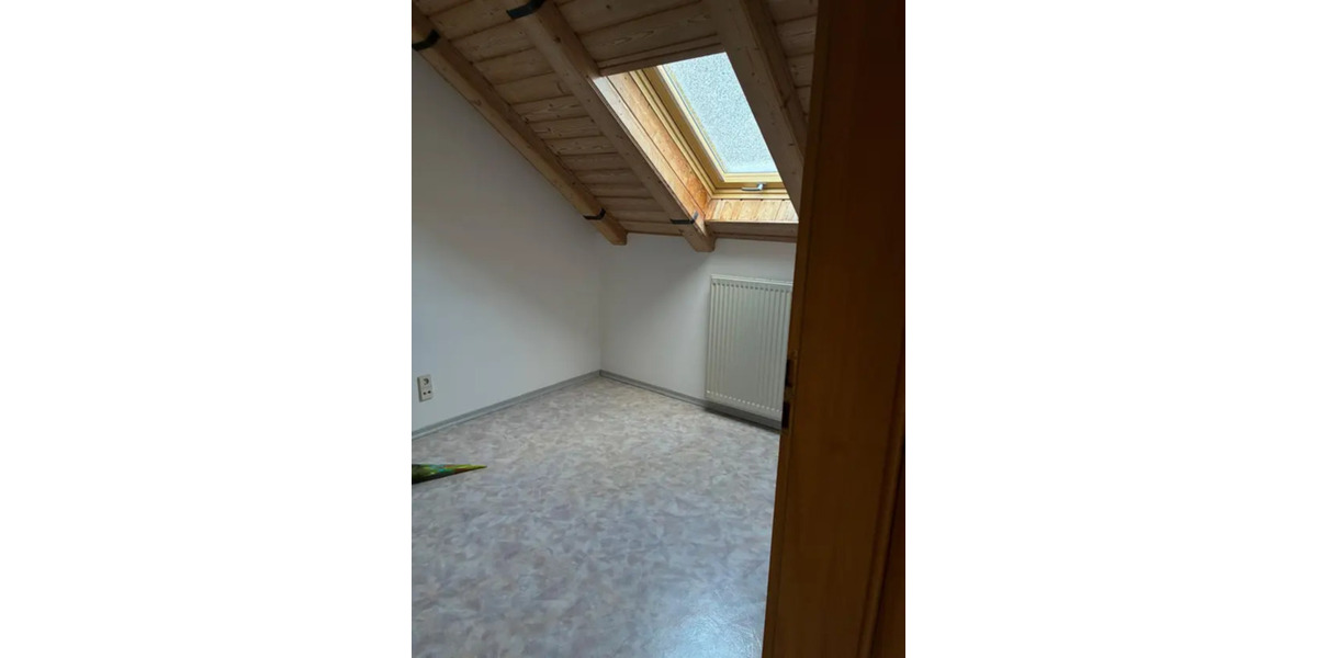 Dachgeschoßwohnung Regensburg Galgenberg - 3 Zimmer, 85 m&sup2;, 750&euro; | Angebot:25293580
