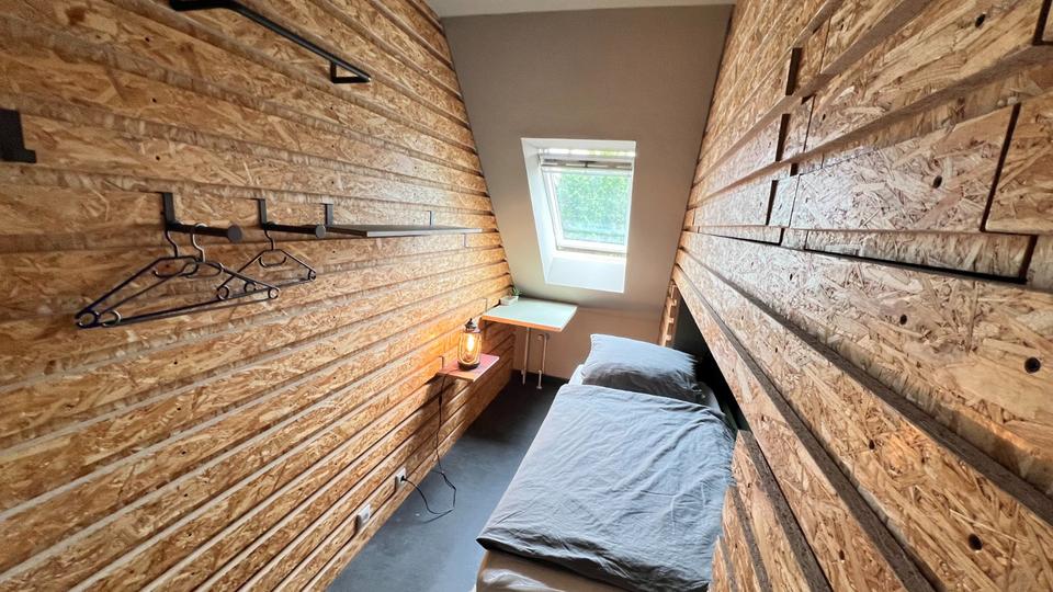 Dachgeschoßwohnung Hamburg Barmbek-Süd - 5 Zimmer, 91 m&sup2;, 2.100&euro; | Angebot:25854851