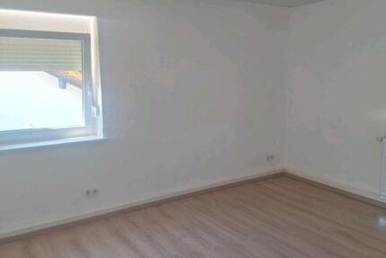 Wohnung Eichendorf - 3 Zimmer, 49 m&sup2;, 700&euro; | Angebot:27591679