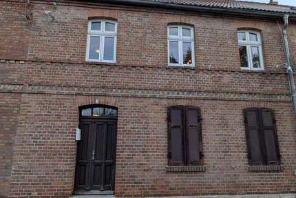 Wohnung Wegeleben - 4 Zimmer, 125 m&sup2;, 720&euro; | Angebot:26425862