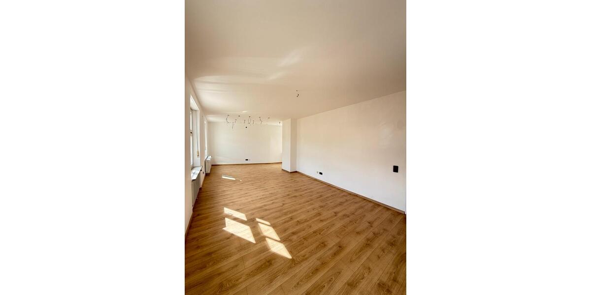 Etagenwohnung Ansbach - 5 Zimmer, 159 m&sup2;, 1.500&euro; | Angebot:25986577