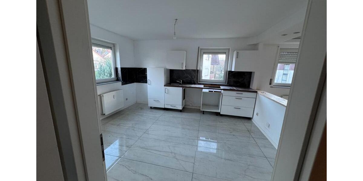 Etagenwohnung Schmelz - 3 Zimmer, 120 m&sup2;, 900&euro; | Angebot:26221113