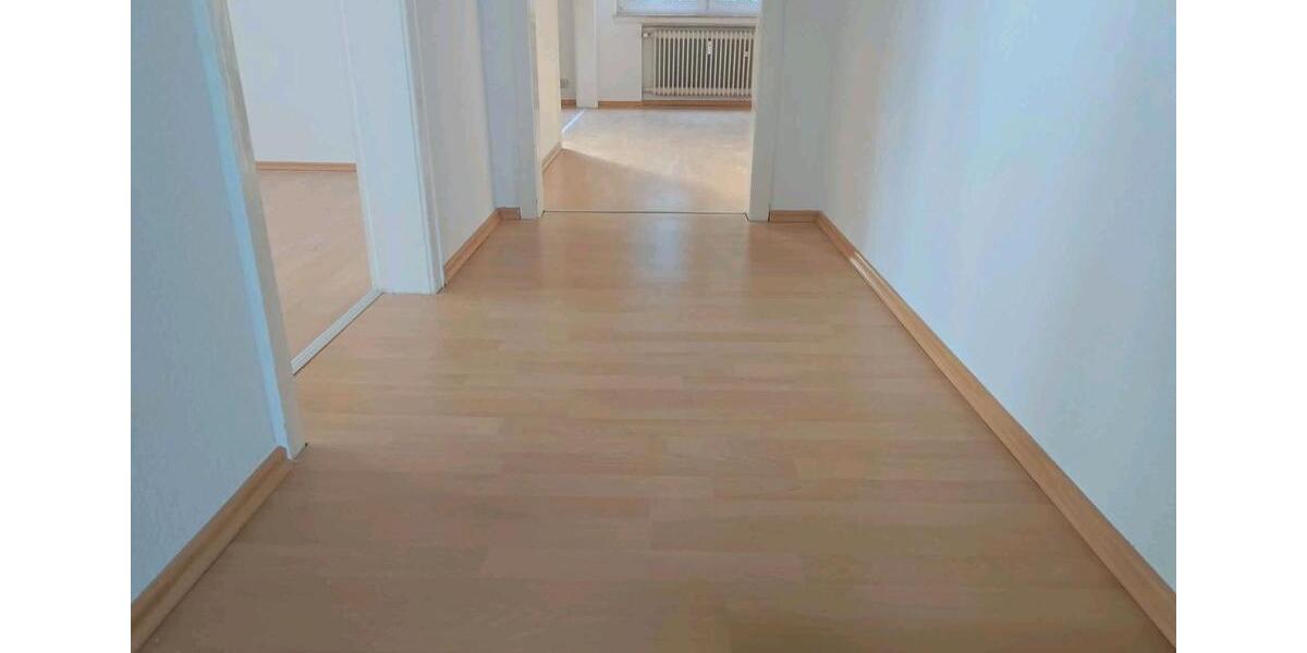 Dachgeschoßwohnung Waldbröl - 3 Zimmer, 72 m&sup2;, 680&euro; | Angebot:24710929