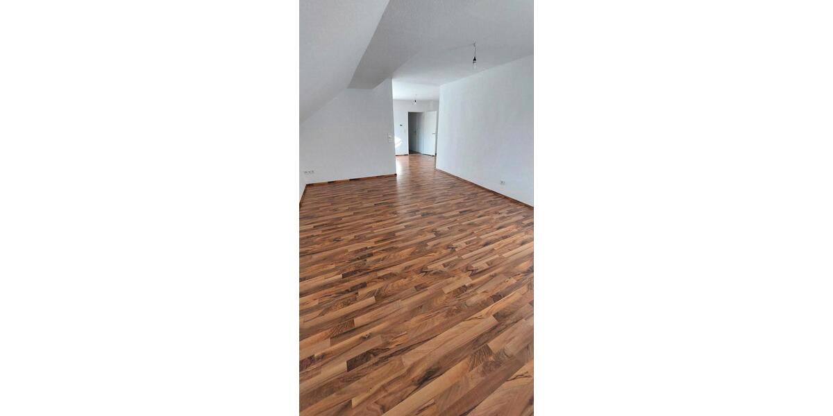 Dachgeschoßwohnung Hofheim am Taunus - 2 Zimmer, 72 m&sup2;, 980&euro; | Angebot:24875759