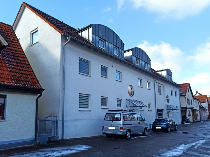 3 Zi-Dachgeschoßwohnung inklusvie TG Stellplatz zu vermieten