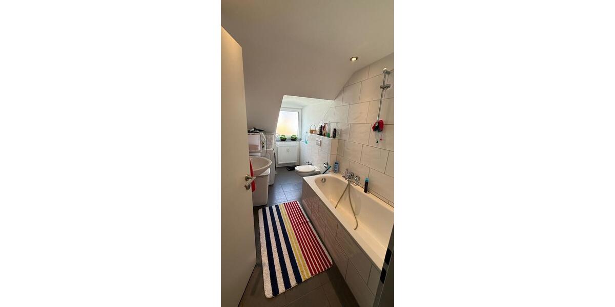 Dachgeschoßwohnung Wiefelstede - 4.5 Zimmer, 130 m&sup2;, 1.550&euro; | Angebot:26196720