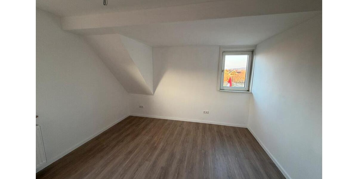 Großzügige ca. 95 m² Wohnung (4-Zi.) in Neustadt 4 zimmer