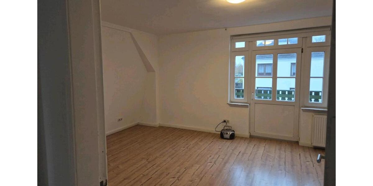 Etagenwohnung Husum - 4 Zimmer, 75 m&sup2;, 650&euro; | Angebot:26637404