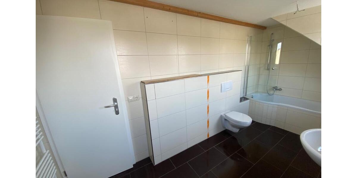 Dachgeschoßwohnung Wurzen - 2.5 Zimmer, 64 m&sup2;, 450&euro; | Angebot:26023074