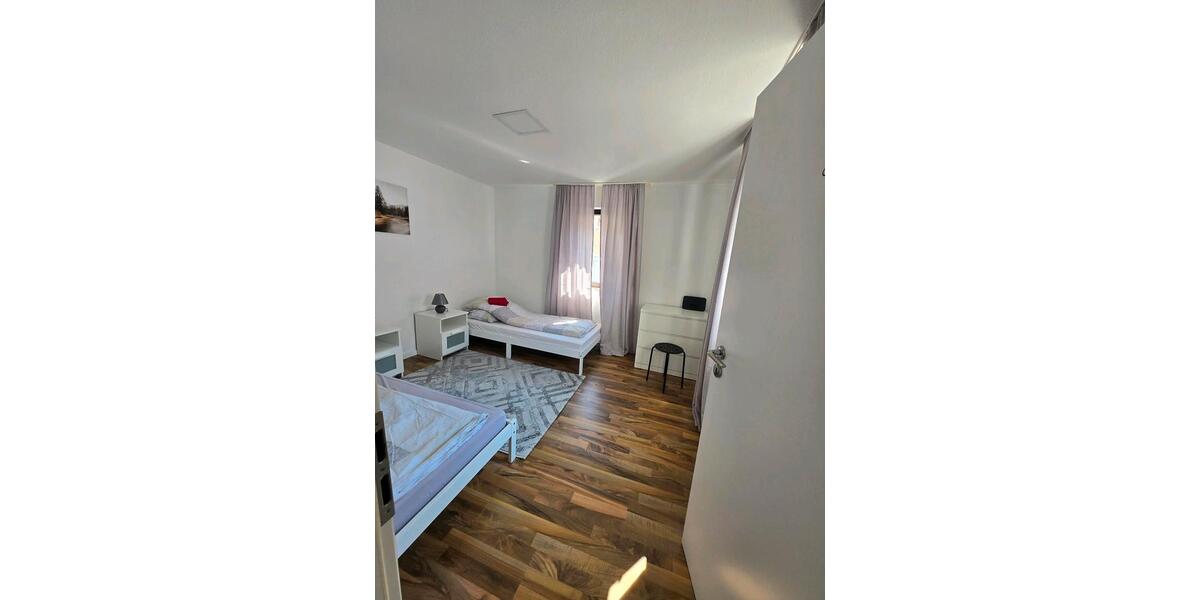 Wohnen auf Zeit Erlensee - 6 Zimmer, 160 m&sup2;, 30&euro; | Angebot:26624813