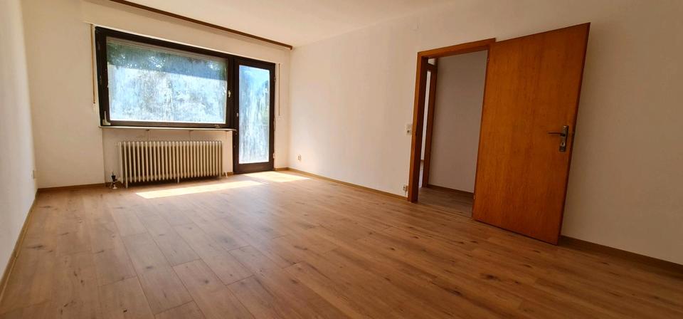 Wohnen auf Zeit Niedernhausen - 6 Zimmer, 160 m&sup2;, 12&euro; | Angebot:26610227