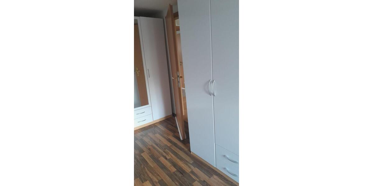 Dachgeschoßwohnung Oelsnitz (Vogtland) - 3 Zimmer, 52 m&sup2;, 240&euro; | Angebot:26109382