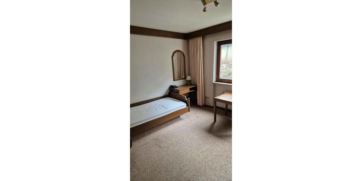 Wohnen auf Zeit Pfullingen - 1 Zimmer, 25 m&sup2;, 15&euro; | Angebot:24581277