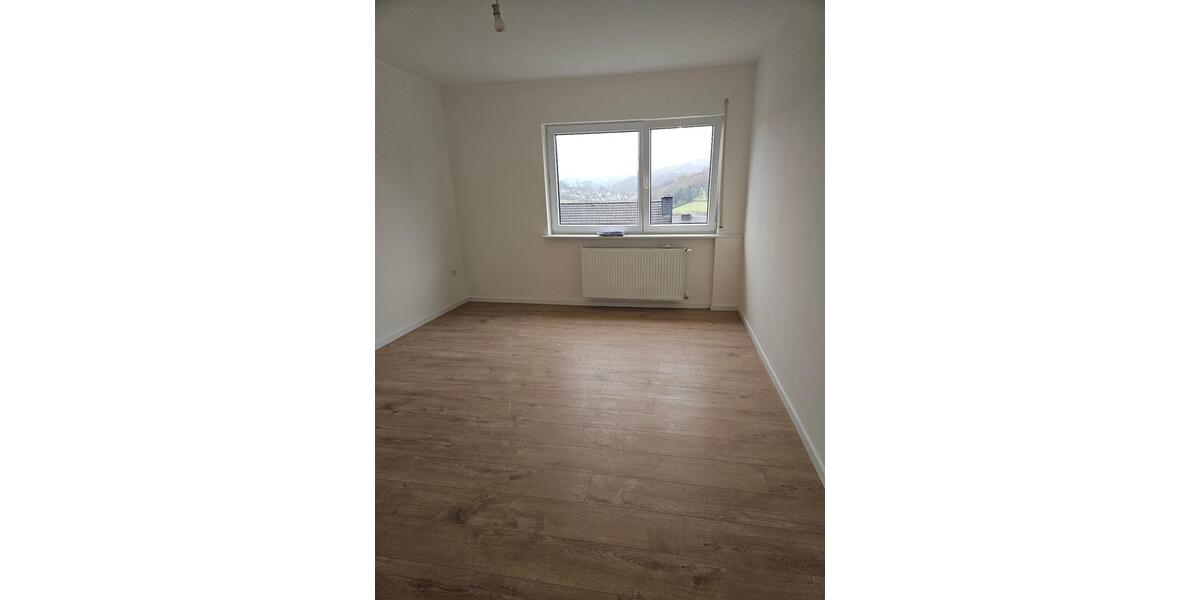 Erdgeschoßwohnung Sundern (Sauerland) - 3 Zimmer, 63 m&sup2;, 680&euro; | Angebot:26491264