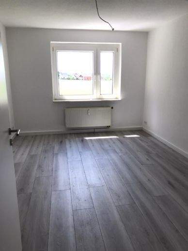 Etagenwohnung Glauchau Reinholdshain - 5 Zimmer, 105 m&sup2;, 640&euro; | Angebot:26305721