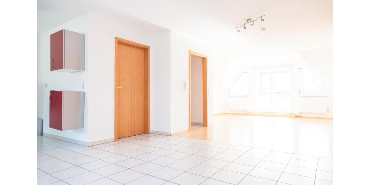 Dachgeschoßwohnung Staufenberg - 3 Zimmer, 96 m&sup2;, 950&euro; | Angebot:26395144