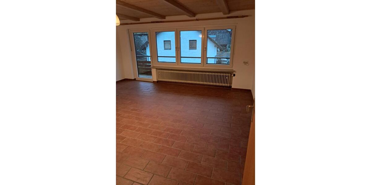 Etagenwohnung Kranzberg - 3 Zimmer, 100 m&sup2;, 1.400&euro; | Angebot:25839194