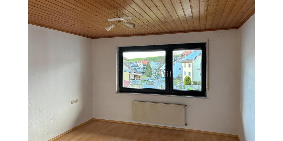 Mehrfamilienhaus, Wohnhaus Sinsheim - 8 Zimmer, 194 m&sup2;, 1.900&euro; | Angebot:25950758