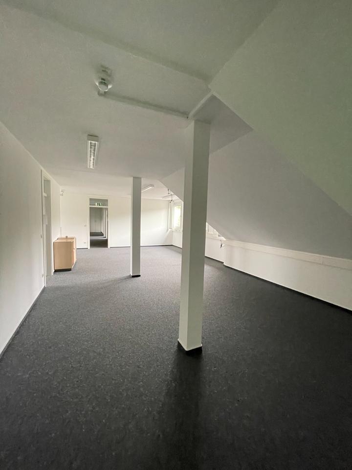 Großräumiges Büro mitten im Netphener Gewerbegebiet