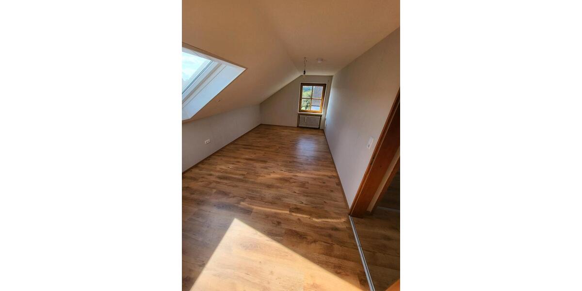 DG-Wohnung hell & gepflegt mit guter Anbindung 3 zimmer