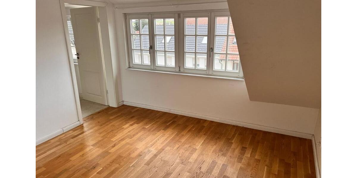 WG-Zimmer mit eigenem Bad in großzügigem Wohnhaus mit Garten 1 zimmer