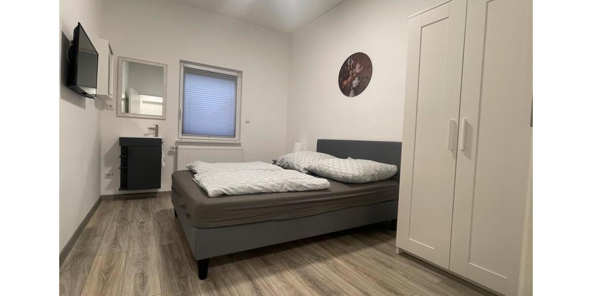 Wohnen auf Zeit Ganderkesee - 8 Zimmer, 250 m&sup2;, 700&euro; | Angebot:24093066