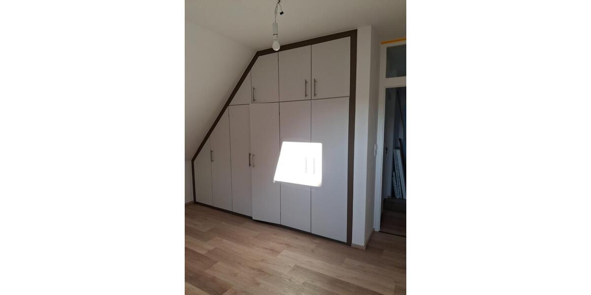 Dachgeschoßwohnung Amberg - 4 Zimmer, 87 m&sup2;, 880&euro; | Angebot:24382320