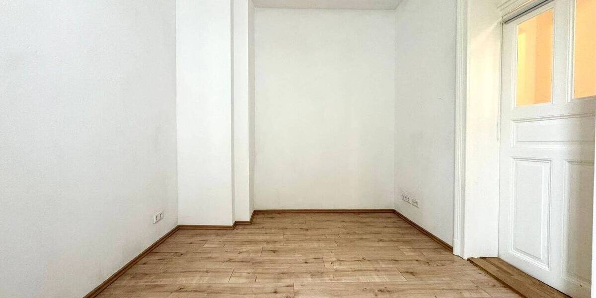 Zimmer Dresden Striesen-Ost - 3 Zimmer, 89 m&sup2;, 890&euro; | Angebot:26107123