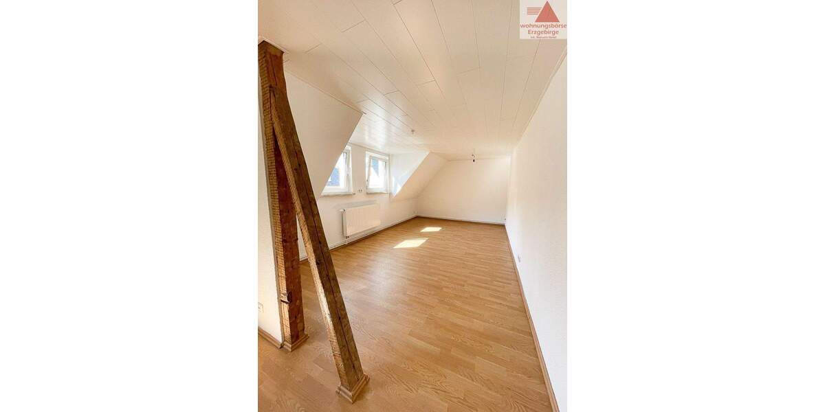 Frisch saniert - Dachgeschosswohnung auf dem Eichert zu vermieten 2 zimmer