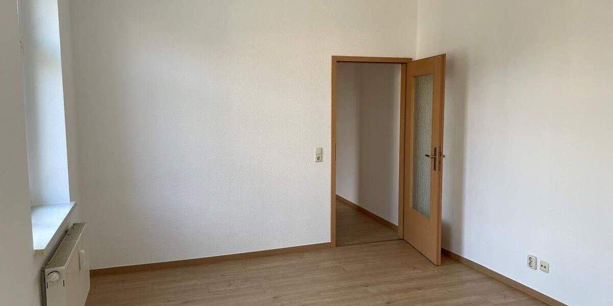 Etagenwohnung Roßwein - 3 Zimmer, 70 m&sup2;, 385&euro; | Angebot:25999174
