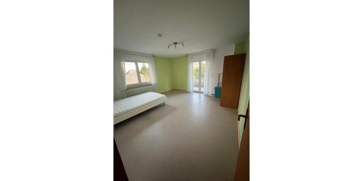 Großes, helles 23 m² Zimmer mit Balkon in 3er-WG (Neugründung) 1 zimmer