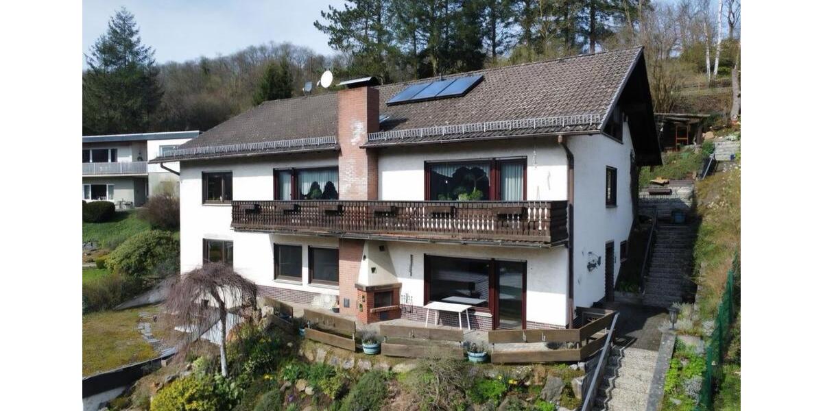 Erdgeschoßwohnung Dillenburg - 4 Zimmer, 121 m&sup2;, 1.000&euro; | Angebot:26582680