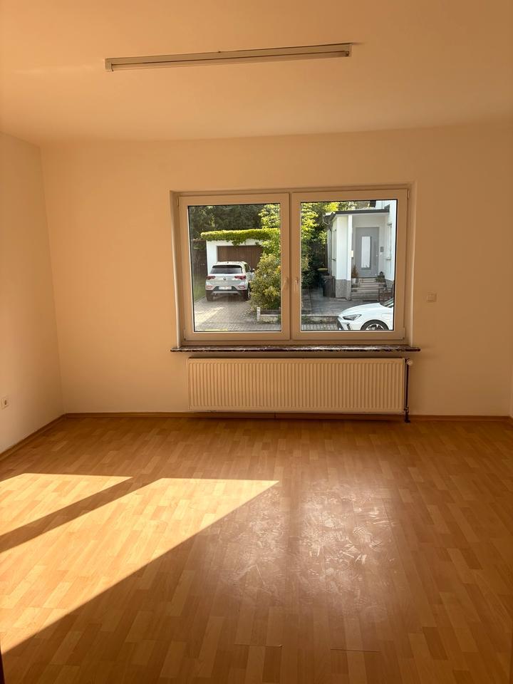 Neu renoviertes Einfamilienhaus mit Garten & Stellplatz