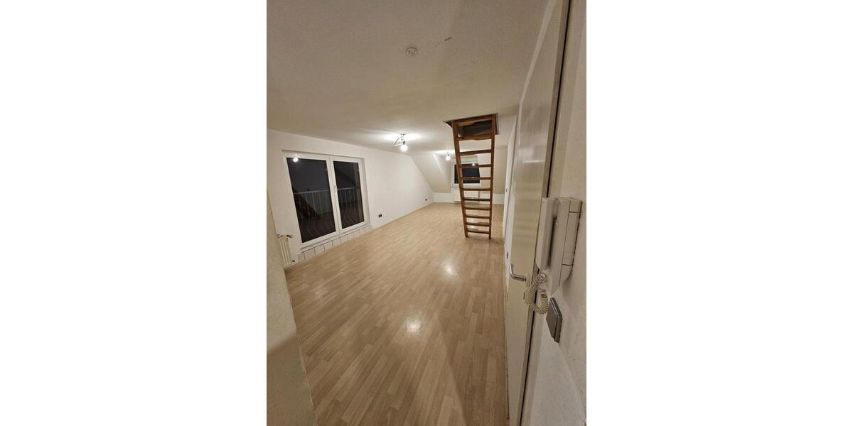 Dachgeschoßwohnung Cölbe - 3 Zimmer, 62 m&sup2;, 800&euro; | Angebot:26223337