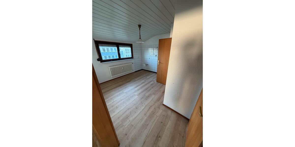 Dachgeschoßwohnung Weilburg - 4 Zimmer, 90 m&sup2;, 780&euro; | Angebot:26623480