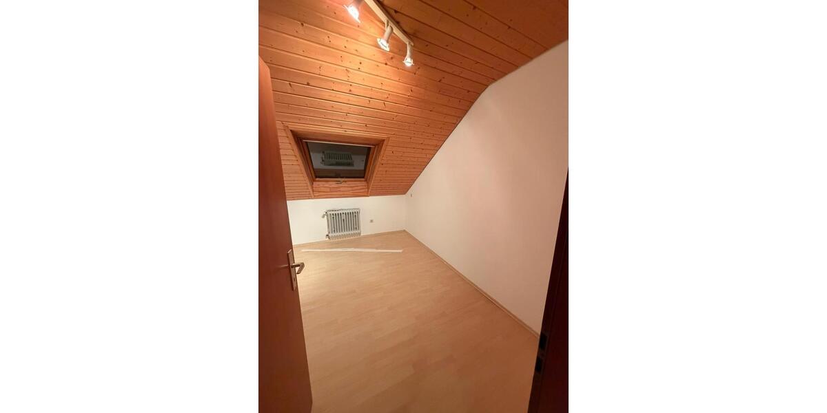 Dachgeschoßwohnung Grafenau - 3 Zimmer, 70 m&sup2;, 1.050&euro; | Angebot:25046516