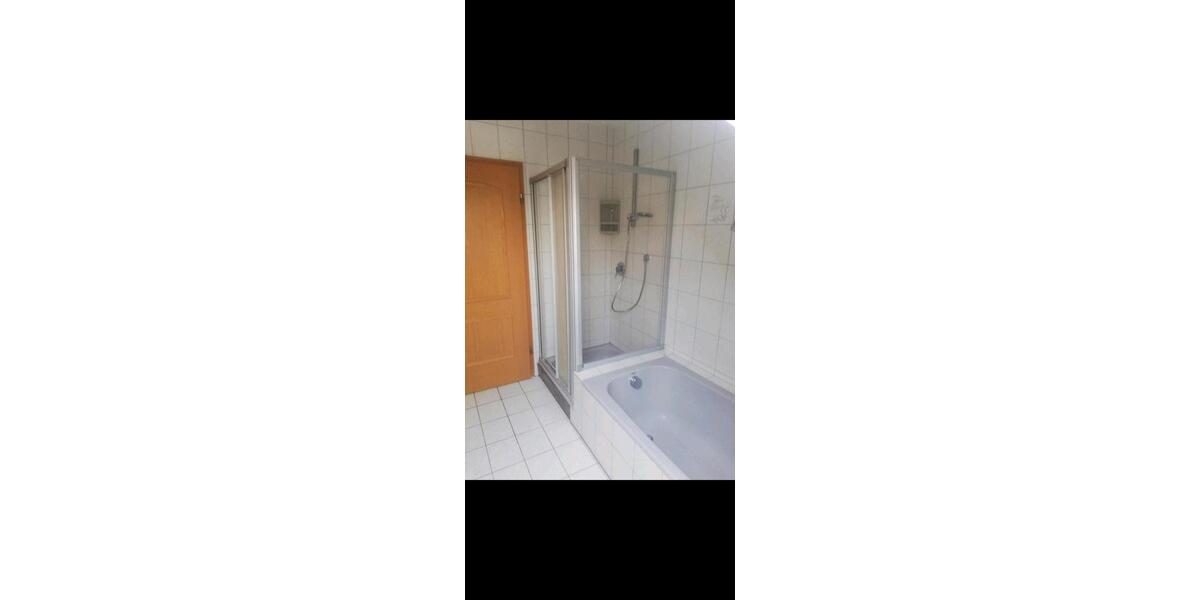 Dachgeschoßwohnung Adelsdorf - 4 Zimmer, 105 m&sup2;, 1.300&euro; | Angebot:26534452