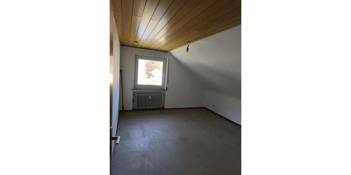 Dachgeschoßwohnung Betzdorf - 4 Zimmer, 90 m&sup2;, 900&euro; | Angebot:26521250