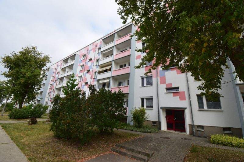 Etagenwohnung Riesa Gröba - 3 Zimmer, 66 m&sup2;, 450&euro; | Angebot:25865588