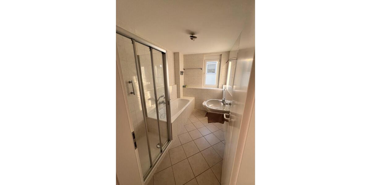 Etagenwohnung Karlsruhe Knielingen - 3 Zimmer, 89 m&sup2;, 1.350&euro; | Angebot:26495367