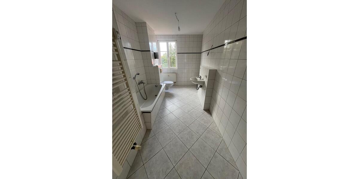 Dachgeschoßwohnung Freiberg - 2 Zimmer, 64 m&sup2;, 380&euro; | Angebot:22989492