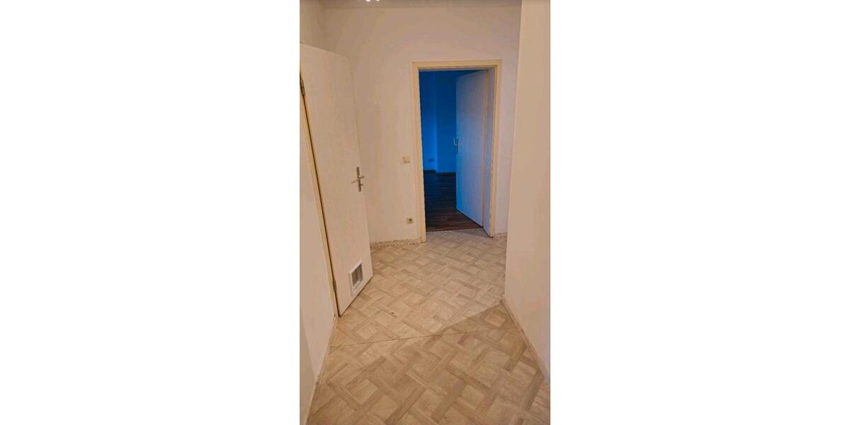 3 Zimmer DG-Wohnung in Maxhütte - Balkon + TG-Stellplatz 3 zimmer